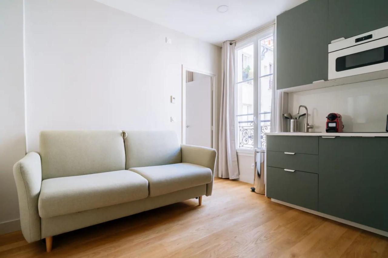 Stunning 1 Bedroom Apartment In Париж Екстериор снимка