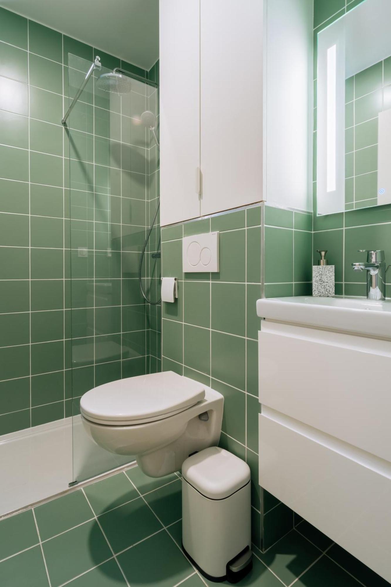 Stunning 1 Bedroom Apartment In Париж Екстериор снимка