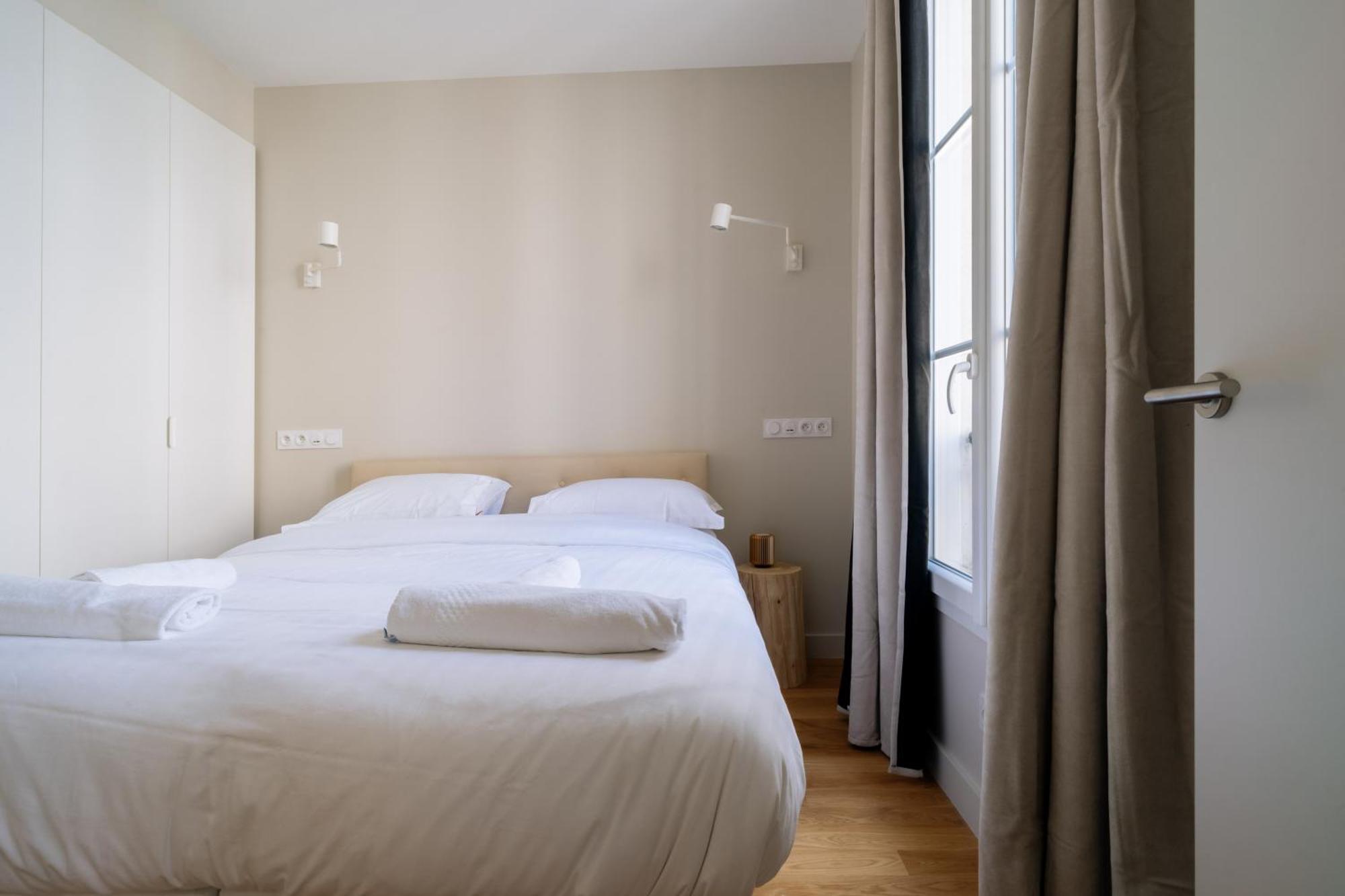 Stunning 1 Bedroom Apartment In Париж Екстериор снимка