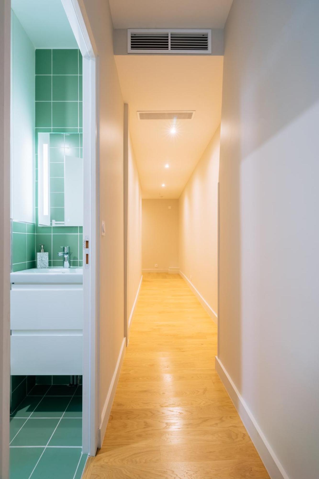 Stunning 1 Bedroom Apartment In Париж Екстериор снимка